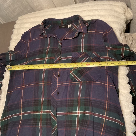 BDG Plaid Flannel Shirt with Long Sleeves - Picture 4 of 7